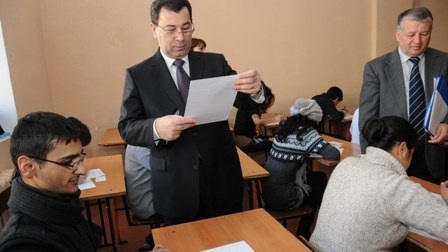Rektor qış imtahanlarının gedişini izlədi