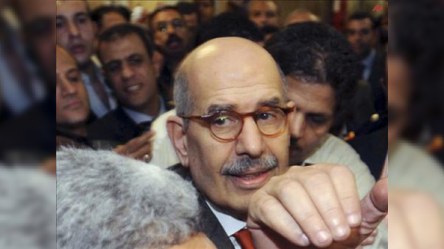 Hüsnü Mübarək Qahirəyə ordu yeritdi
