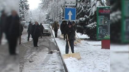 Gəncəyə qar yağdı, problemlər qabardı... (FOTOLAR)