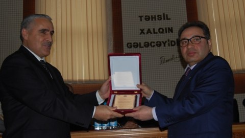 BDU-da təltif olunan jurnalistlərin tam siyahısı və fotosessiya