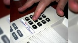Nazirliklərin "qaynar xətt" xidməti necə işləyir?