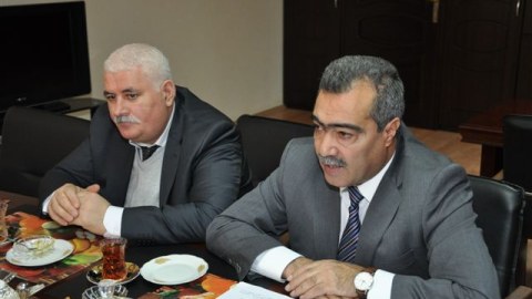 Vüqar Səfərli jurnalistlərin Avropaya getməsi üçün xahiş edib
