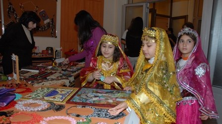 Dillər Universitetində əl işləri göstərildi (FOTO)
