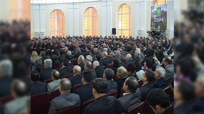 Gəncənin yeni icra başçısı yenə müşavirə keçirdi (FOTOLAR)