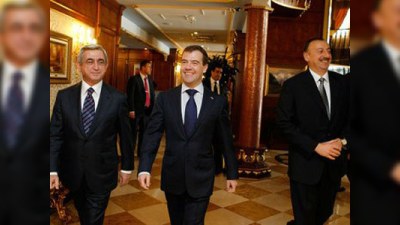 Prezidentlər bəyanat verdilər: “Bütün mübahisəli məsələlər sülh yolu ilə həll edilməlidir”