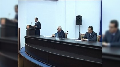 Gəncə ziyalıları müşavirədə Elmar Vəliyevə şikayət etdilər (FOTOLAR)