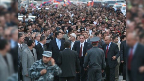 İrəvanda mitinq başlayır: aksiyaçılar dağılmayacaqlarını deyirlər