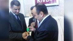 Əli Həsənov “yumurta döyüşündə” noutubuku jurnalistə uduzdu