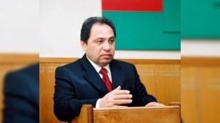 Abel Məhərrəmov qovulan tələbələrdən danışdı....