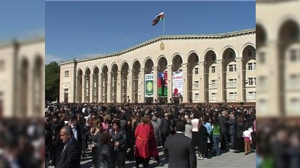 Gəncədə ilk dəfə Gül bayramı keçirilib (FOTOLAR)