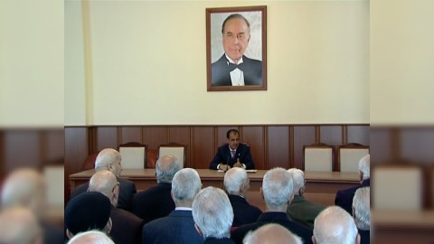 Müharibə veteranları Elmar Vəliyevə şikayət etdilər
