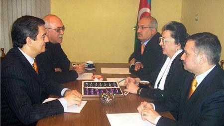 İctimai Palataya alternativ: tanınımış müxalifət liderləri bir araya gəlir