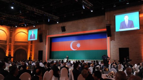 İlham Əliyev: "Rüşvətxorluqla mübarizə yolundan dönməyəcəyik"