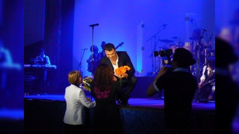 Emin Ağalarovun 28 May konserti “Azərbaycan” mahnısı ilə başlanıb