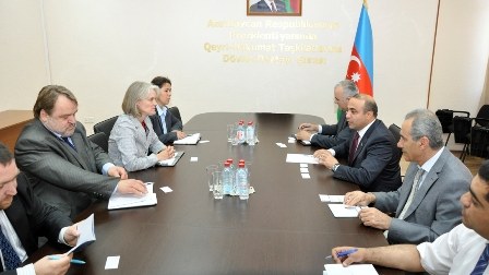 Azay Quliyev xarici QHT-lərin məsələsini müzakirə etdi