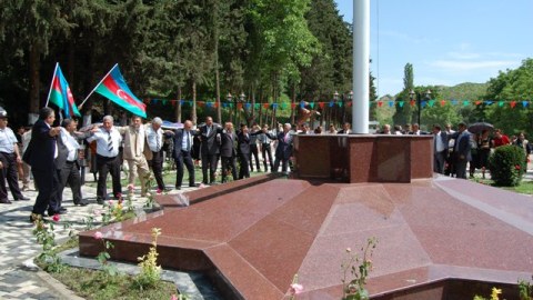 Əhəd Abıyev Daşkəsəndə Bayraq Meydanını bu gün açdı (FOTOLAR)