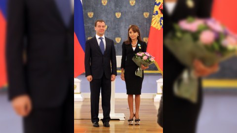 Dmitri Medvedev Nərgiz Paşayevaya “Dostluq ordeni” verib