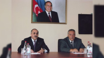 Səlim Müslümov şöbə müdirlərinə tapşırıq verdi: "Vətəndaşların şikayətlərinə qısa müddətdə baxılmalıdır"