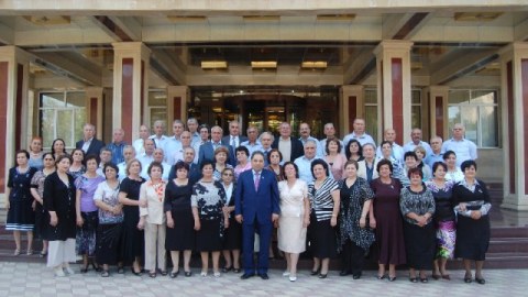 Abel Məhərrəmov tələbə yoldaşlarını bir yerə yığıb (FOTOLAR)