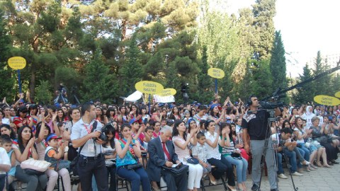 Bakı Dövlət Universitetində möhtəşəm "Məzun günü" olub (FOTOLAR)