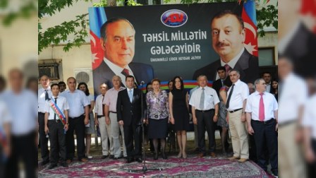 ADU-da “Məzun günü” keçirildi, diplomlar paylandı (FOTOLAR)