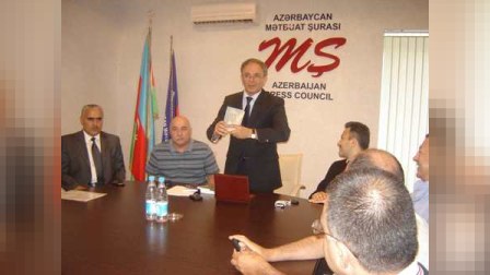 Mətbuat Şurası yazıçı-jurnalistin «Qız və qurd» kitabını təqdim edib