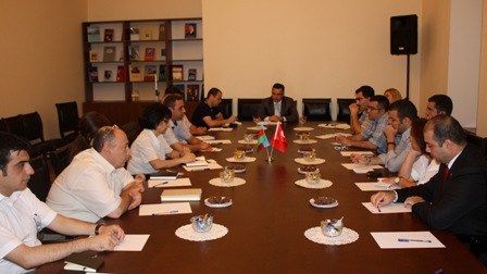 Strateji Araşdırmalar Mərkəzində türkiyəli jurnalistlərlə görüş keçirilib