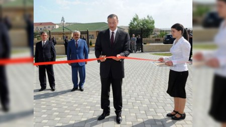 Prezident bir neçə açılışda iştirak edib (FOTO)