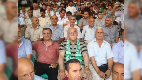 İsa Qəmbər Lənkərana futbola baxmağa gedib (FOTO)