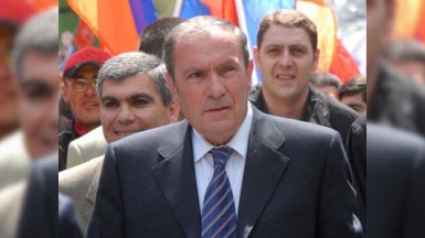 Sərkisyan və Ter-Petrosyan Qarabağ danışıqları ilə bağlı yeni planı müzakirə edir