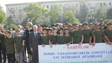 Səbail rayonunda 200 yeniyetmə Qubaya yola salınıb (FOTO)