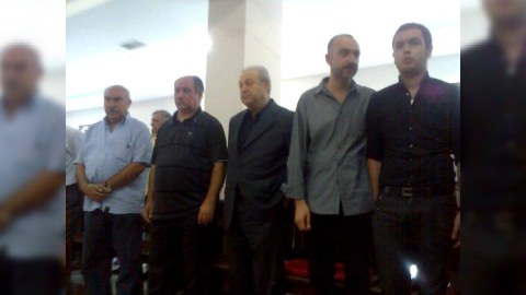 Eks-prezident Təzəpirdə oğlunun dəfnində iştirak edir (FOTO)