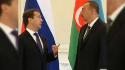 İlham Əliyev Dmitri Medvedevi təbrik edib
