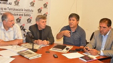 Redaktorlar Birliyi qəzetlərə təzyiqləri müzakirə edib