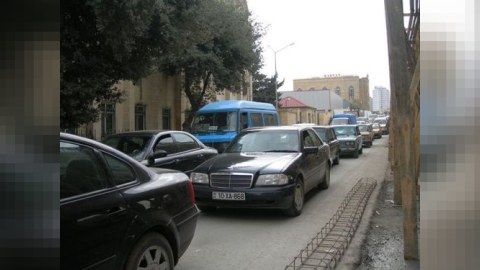 Bakıda yollara avtobus sürücüləri nəzarət edir... (Avtomobili olan jurnalistlərdən maraqlı açıqlamalar)