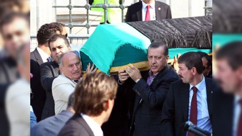Allahşükür Paşazadə və Azərbaycan deputatları Ərdoğanın anasının dəfnində iştirak ediblər
