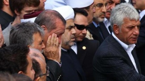 Ərdoğanın anasının yasında Azərbaycandan hansı deputatlar iştirak edib?
