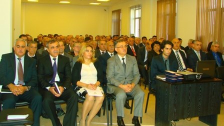 Samir Şərifov Maliyyə Nazirliyinin işçilərinə medallar və təşəkkürnamələr verdi