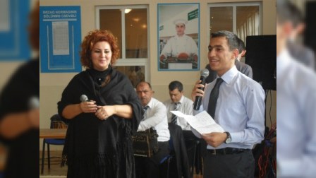 "İslahatçı Gənclər" Aybəniz Haşımovanı hərbi hissəyə aparıb