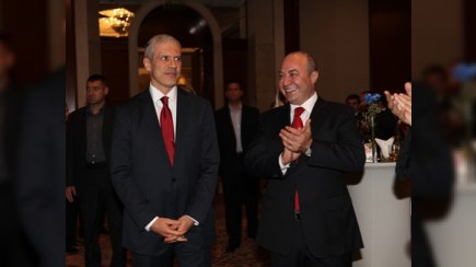 Prezident Eldar Həsənovun təşkil etdiyi tədbirə qatılıb
