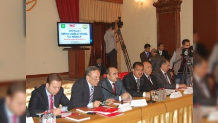 Gəncədə "Dövlət müstəqilliyimiz və media” tədbiri keçirlib