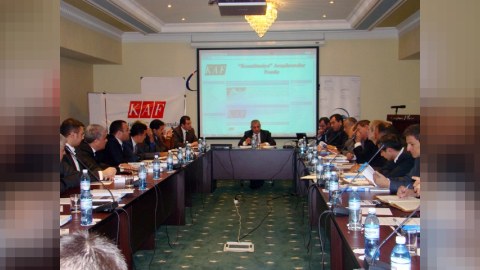 Azərbaycanda vəzifəli şəxslər niyə öz gəlirləri barədə hesabat vermirlər?