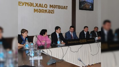 Qaçqın-köçkün gənclər Bayraq gününü qeyd ediblər