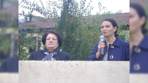 Elmira Süleymanova və Qənirə Paşayeva əsgərlərlə görüşüblər (FOTOLAR)