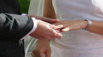 Azərbaycanda qızların nikah yaşı qaldırılıb