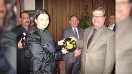Qənirə Paşayeva İraq naziri ilə görüşüb