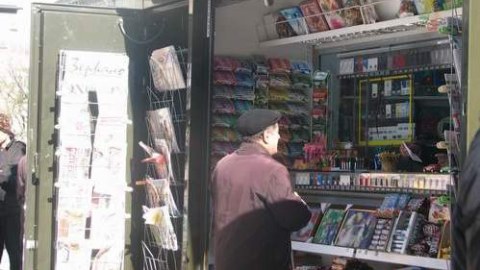 Bakıda yeni qəzet köşklərindən bəziləri qəzet satışından imtina edib
