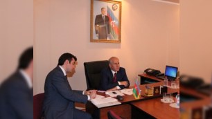 Nazir şikayətçiləri qəbul edib