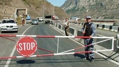 Rusiya-Azərbaycan sərhəddində özbaşınalıq: naməlum adamlar ölkəmizə gəlmək istəyənlərə mane olurlar