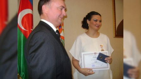 Qənirə Paşayeva beynəlxalq təşkilatının medalına layiq görülüb